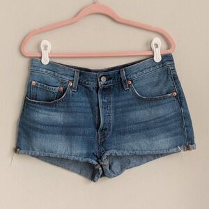 Levi's | 501 Button Fly Raw Hem Denim Shorts Sz 31